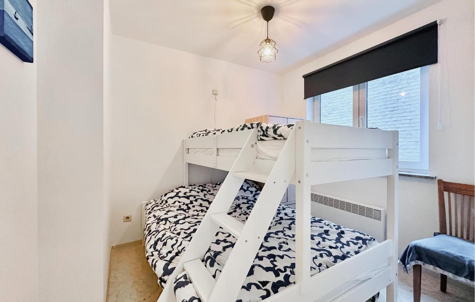2 Bedroom Lovely In Ostende